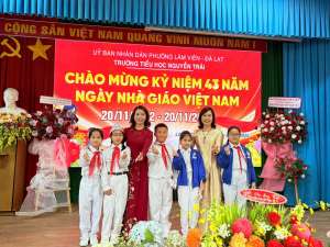 TOẠ ĐÀM KỶ NIỆM 43 NĂM NGÀY NHÀ GIÁO VIỆT NAM 20/11 TRƯỜNG TIỂU HỌC NGUYỄN TRÃI