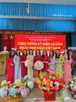 TOẠ ĐÀM KỶ NIỆM 43 NĂM NGÀY NHÀ GIÁO VIỆT NAM 20/11 TRƯỜNG TIỂU HỌC NGUYỄN TRÃI