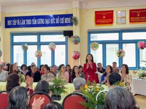 TOẠ ĐÀM KỶ NIỆM 43 NĂM NGÀY NHÀ GIÁO VIỆT NAM 20/11 TRƯỜNG TIỂU HỌC NGUYỄN TRÃI