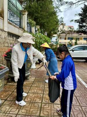 TRƯỜNG TIỂU HỌC NGUYỄN TRÃI - THỰC HIỆN PHONG TRÀO "Sáng - Xanh - Sạch - Đẹp" VÀ RA QUÂN NGÀY CHỦ NHẬT XANH NĂM 2025