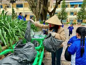 TRƯỜNG TIỂU HỌC NGUYỄN TRÃI - THỰC HIỆN PHONG TRÀO "Sáng - Xanh - Sạch - Đẹp" VÀ RA QUÂN NGÀY CHỦ NHẬT XANH NĂM 2025