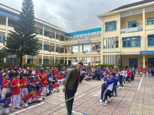 SÂN CHƠI THỂ DỤC, THỂ THAO LIÊN ĐỘI TỔ CHỨC HỘI THI KÉO CO CHÀO MỪNG NGÀY NHÀ GIÁO VIỆT NAM 20/11