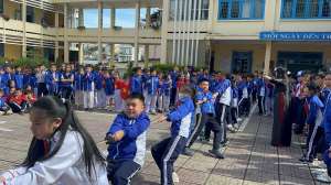 SÂN CHƠI THỂ DỤC, THỂ THAO LIÊN ĐỘI TỔ CHỨC HỘI THI KÉO CO CHÀO MỪNG NGÀY NHÀ GIÁO VIỆT NAM 20/11